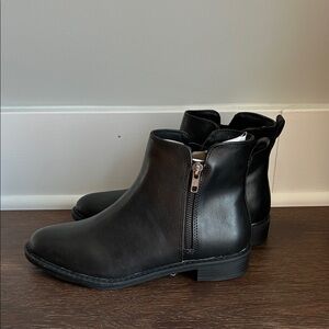 NWT Universal Thread Black Brenna Boot | Brenna Boot | Ankle Boot | Black Boot